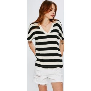 Noisy May - Top Above. T-shirty marki Noisy may. W wyprzedaży za 69,90 zł.
