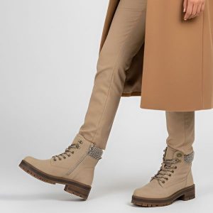 Botki damskie Vinceza, trzewiki na obcasie z eko skóry i zapinane na suwak, beżowe, 87722-BE. Brązowe botki VINCEZA, bez wzorów, z dzianiny, bez obcasa, na obcasie, bez zapięcia. Za 152,99 zł.