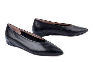 WONDERS A-3802 negro, czółenka damskie. Czarne czółenka Wonders, bez wzorów, bez obcasa, bez zapięcia. Za 539,90 zł.