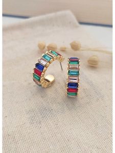 Atelier MIU Pozłacane kolczyki-kreole z cyrkoniami rozmiar: onesize. Żółte kolczyki Atelier MIU, z cyrkonią, pozłacane. Za 56,95 zł.