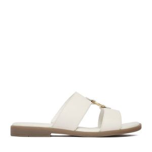 Klapki Lasocki. Białe klapki Lasocki, bez wzorów, bez obcasa. Za 139,99 zł.