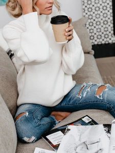 Milan Kiss Sweter w kolorze białym rozmiar: XL. Białe golfy Milan Kiss, xl, bez wzorów, bez ramiączek. Za 170,47 zł.