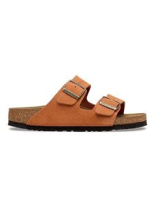 Birkenstock Skórzane klapki "Arizona" w kolorze pomarańczowym rozmiar: 40. Pomarańczowe klapki Birkenstock, bez wzorów, ze skóry, z otwartym noskiem, bez obcasa. Za 412,34 zł.