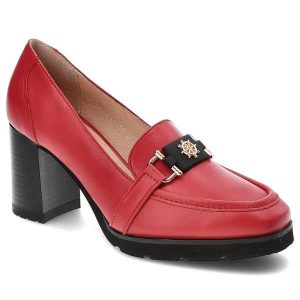 Czerwone Półbuty Simen Skórzane Eleganckie Buty Na Obcasie. Czerwone półbuty Simen, bez wzorów, ze skóry, bez obcasa, na obcasie, bez zapięcia. Za 309,00 zł.