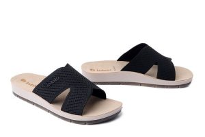 INBLU AG-14 014 czarny, klapki damskie. Czarne klapki Inblu, bez wzorów, bez obcasa. Za 71,99 zł.