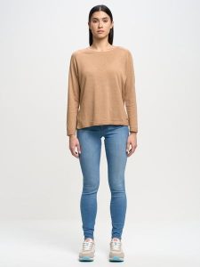 Sweter damski z wiskozy brązowy Airin 802. Brązowe swetry klasyczne Big Star, l, ze skóry, bez kołnierzyka. W wyprzedaży za 129,99 zł.