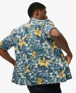 Superdry Koszula Hawaiian Printed z bawełną i modalem. Niebieskie koszule Superdry, m, bez wzorów, z bawełny, bez kołnierzyka, bez ramiączek. Za 287,75 zł.