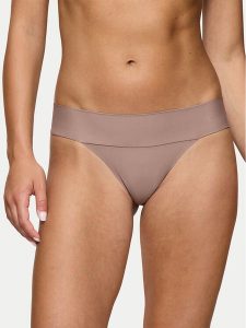 Triumph Stringi Make-Up Illusion 10218386 Brązowy. Brązowe stringi Triumph, bez wzorów, z syntetyku. Za 59,99 zł.