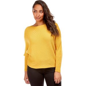 Sweter w kolorze żółtym. Żółte swetry oversize marki Cashmere Curve, z kaszmiru, z dekoltem w łódkę. W wyprzedaży za 108,95 zł.