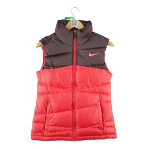 Second life - Kurtka puchowa w kolorze różowym dla kobiet - Stan bardzo dobry. Czerwone kurtki Nike, bez wzorów, z puchu, bez kaptura. Za 169,16 zł.