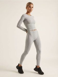 Legginsy push up Active z wiskozą - szary. Szare legginsy Sinsay, bez wzorów, z wiskozy. Za 39,99 zł.