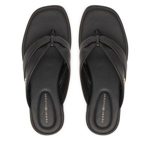 Japonki Tommy Hilfiger. Czarne klapki TOMMY HILFIGER, bez wzorów, bez obcasa. Za 359,99 zł.