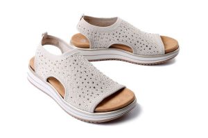 RIEKER REMONTE D1J55-60 beige, sandały damskie. Brązowe sandały Rieker Remonte, bez wzorów, bez obcasa, na koturnie, bez zapięcia. Za 279,92 zł.