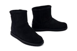 EMU AUSTRALIA W13216 Banks black, botki damskie. Czarne botki EMU Australia, bez wzorów, z wełny, bez obcasa, bez zapięcia. Za 592,43 zł.