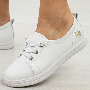 Białe skórzane półbuty damskie T.Sokolski W25-467. Białe półbuty Sokolski, na jesień, bez wzorów, z jeansu, bez obcasa, na płaskiej podeszwie, bez zapięcia. Za 219,00 zł.