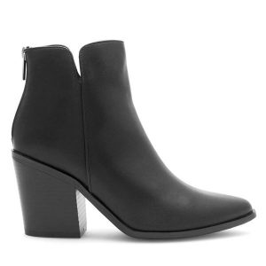 Botki Jenny Fairy. Czarne botki Jenny Fairy, bez wzorów, bez obcasa, na słupku, bez zapięcia. Za 159,99 zł.