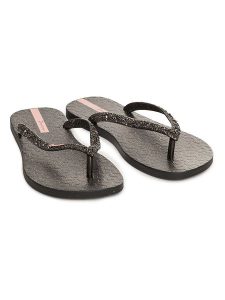 Ipanema Japonki w kolorze czarnym rozmiar: 35/36. Czarne klapki Ipanema, bez wzorów, z otwartym noskiem, bez obcasa. Za 34,77 zł.