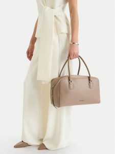 GINO ROSSI Torebka EO-LA321-820-1 Beżowy. Brązowe kuferki Gino Rossi, bez wzorów, ze skóry, bez dodatków. Za 499,99 zł.