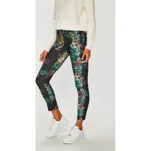 Desigual - Spodnie. Rurki marki Desigual. W wyprzedaży za 219,90 zł.