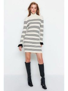 Trendyol Sukienka dzianinowa w kolorze kremowo-czarnym rozmiar: S/M. Brązowe sukienki Trendyol, na co dzień, m, bez wzorów, z dzianiny, bez kołnierzyka, bez ramiączek, midi, proste. Za 30,34 zł.