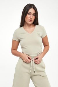 T-shirt damski z logo ARMANI EXCHANGE. T-shirty Armani Exchange, s, bez wzorów, bez kołnierzyka, bez ramiączek. Za 239,00 zł.