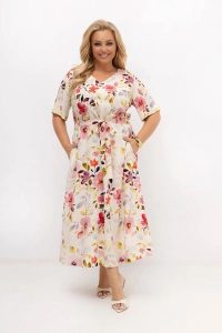 Sukienka midi lniano-bawełniana w kwiaty Florka z paskiem | PLUS SIZE OVERSIZE LATO. Czerwone sukienki Moda Size Plus Iwanek, do pracy, na lato, plus size, bez wzorów, z bawełny, biznesowe, bez kołnierzyka, plus size, bez ramiączek, midi, dopasowane. Za 339,90 zł.
