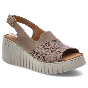 Sandały damskie Artiker, na koturnie skórzane z wzorkami na sprzączkę lekkie, szare, 56C0959. Szare sandały ARTIKER, bez wzorów, ze skóry, bez obcasa, na koturnie, bez zapięcia. Za 209,00 zł.