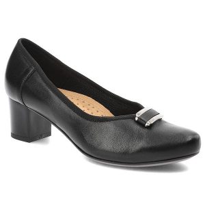 Czarne Półbuty Armodo Damskie Eleganckie Buty. Czarne czółenka Armodo, bez wzorów, ze skóry, bez obcasa, na słupku, bez zapięcia. Za 271,99 zł.