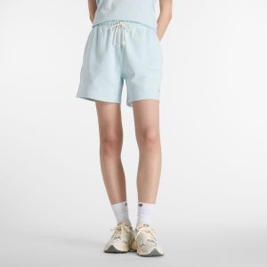 Spodenki damskie New Balance WS41508FRL – niebieskie. Niebieskie szorty New Balance, bez wzorów, z bawełny, klasyczne, z podwyższonym stanem. Za 279,99 zł.