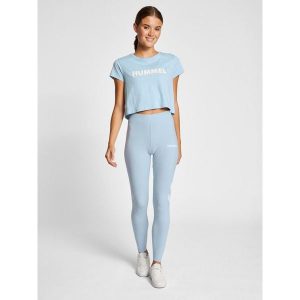 Damska koszulka crop top Hummel Legacy. Niebieskie topy Hummel, l, bez wzorów, sportowe, bez kołnierzyka, bez ramiączek. W wyprzedaży za 55,30 zł.