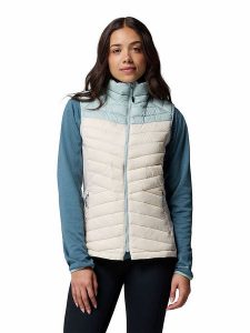Columbia Kamizelka pikowana "Powder Pass III" w kolorze kremowym rozmiar: XL. Brązowe kamizelki Columbia, xl, bez wzorów, bez kołnierzyka, bez ramiączek, bez kaptura. Za 124,95 zł.