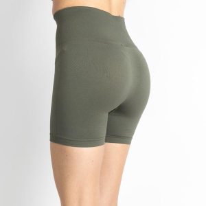 Spodenki sportowe damskie Xtreme Sportswear. Zielone spodenki sportowe XTREME, bez wzorów, z elastanu, na fitness i siłownię. Za 133,99 zł.