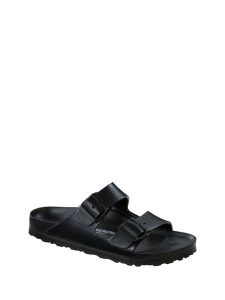 Birkenstock Klapki "Arizona" w kolorze czarnym rozmiar: 37. Czarne klapki Birkenstock, bez wzorów, z otwartym noskiem, bez obcasa. Za 180,06 zł.