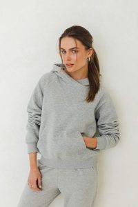 BLUZA RITA SZARY MELANŻ L - Flawless. Szare bluzy Flawless, na zimę, l, bez wzorów, z bawełny, bez kaptura. Za 339,00 zł.