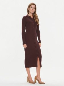 Calvin Klein Sukienka dzianinowa K20K206021 Bordowy Regular Fit. Czerwone kombinezony Calvin Klein, xs, bez wzorów, z dzianiny, bez kołnierzyka, bez ramiączek. Za 679,99 zł.