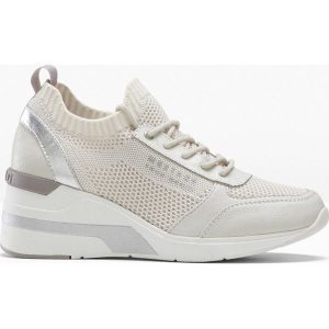 Sneakersy na podeszwie platformie Mustang. Brązowe buty sportowe bonprix, bez wzorów, bez zapięcia. Za 299,99 zł.