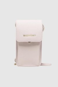 VALENTINO Kremowe etui na telefon Crossy. Białe torebki klasyczne Valentino by Mario Valentino, bez wzorów, na ramię, bez dodatków. W wyprzedaży za 299,99 zł.