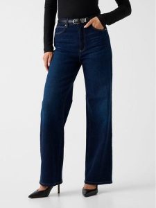 Guess Jeansy 180855 Niebieski Relaxed Fit. Niebieskie jeansy Guess, z aplikacjami, z jeansu. Za 439,99 zł.