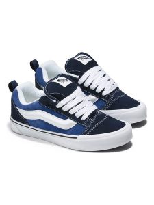 Vans Sneakersy "Knu Skool" w kolorze granatowo-niebieskim rozmiar: 43. Niebieskie trampki Vans, bez wzorów, z materiału, bez zapięcia. Za 281,95 zł.
