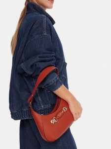 Guess Torebka Mimina HWBG80 15180 Pomarańczowy. Brązowe torebki klasyczne Guess, z aplikacjami, ze skóry, bez dodatków. Za 309,99 zł.