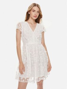 Vila Sukienka koktajlowa Edda 14093019 Biały Regular Fit. Białe kombinezony Vila, bez wzorów, z syntetyku, wizytowe, bez kołnierzyka, bez ramiączek. Za 199,99 zł.