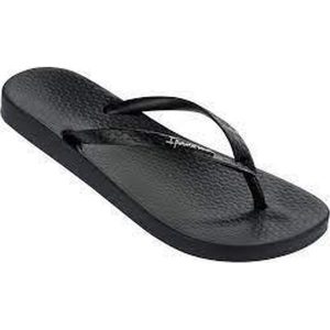 Japonki damskie Ipanema Anat Tan. Czerwone klapki Ipanema, bez wzorów, bez obcasa. Za 69,99 zł.