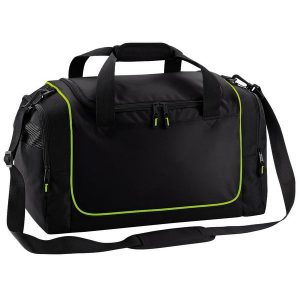 Torba Sportowa Teamwear Locker (30 Litrów). Czarne torby podróżne i sportowe QUADRA, bez wzorów. Za 121,99 zł.