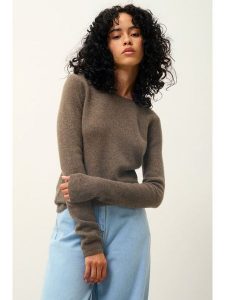 AUTHENTIC CASHMERE Kaszmirowy sweter "Ivy" w kolorze brązowym rozmiar: XXL. Brązowe swetry oversize AUTHENTIC CASHMERE, xxl, bez wzorów, z kaszmiru, bez ramiączek. Za 456,99 zł.