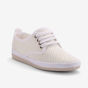 Damskie espadryle Coqui. Białe espadryle Coqui, bez wzorów, z bawełny, bez obcasa. Za 153,99 zł.