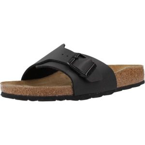Klapki damskie Birkenstock Catalina. Czarne klapki Birkenstock, bez wzorów, z materiału, bez obcasa. Za 499,00 zł.