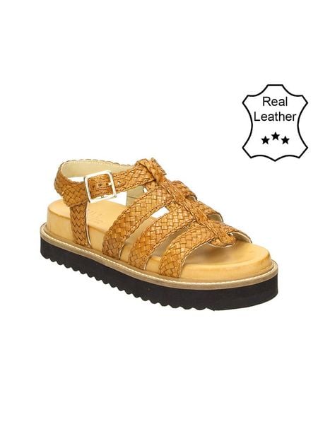 Bullboxer Skórzane sandały w kolorze jasnobrązowym rozmiar: 41. Brązowe sandały Bullboxer, bez wzorów, z otwartym noskiem, bez obcasa, bez zapięcia. Za 209,33 zł.