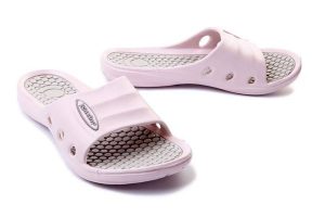 AXIM 7KL2238 pink, klapki basenowe damskie. Czerwone klapki Axim, bez wzorów, bez obcasa. Za 34,99 zł.