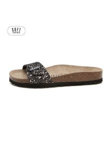 Teegu Klapki w kolorze czarnym rozmiar: 36. Czarne klapki teegu, bez wzorów, z otwartym noskiem, bez obcasa. Za 121,99 zł.