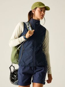 Dare 2b Kamizelka funkcyjna "Nomadic" w kolorze granatowym rozmiar: 42. Niebieskie kamizelki Dare 2b, bez wzorów, bez kołnierzyka, bez ramiączek, bez kaptura. Za 144,58 zł.